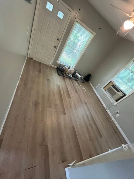 Building Photo - 3034 Churchill St