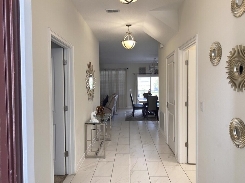 Building Photo - 9047 Stinger Dr