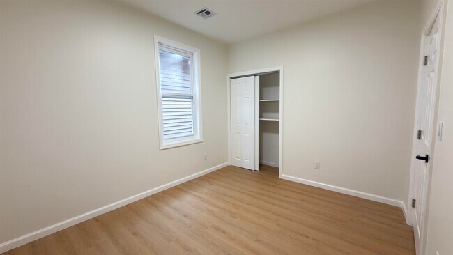 Building Photo - 291 Avenue B
