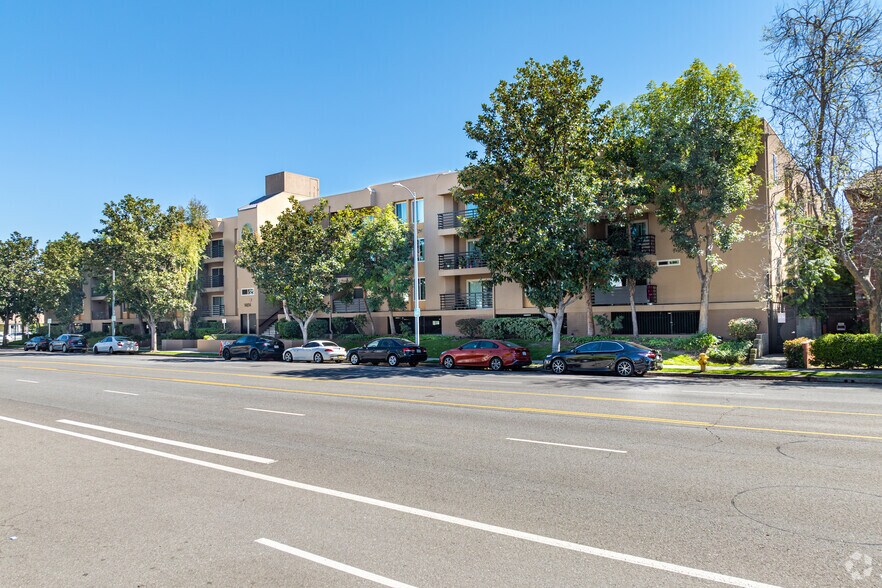 Primary Photo - Burbank Gardens Apartments