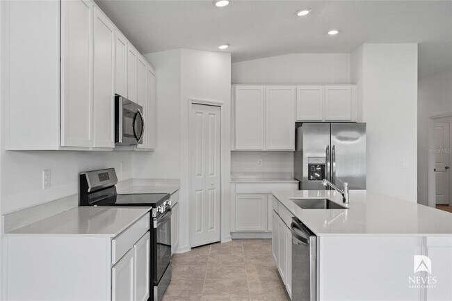 Building Photo - 1502 Brentwood Dr