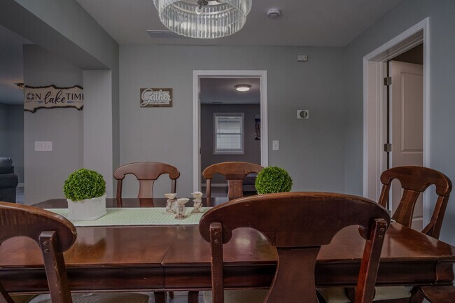 Building Photo - 3407 Venice Ave