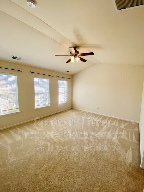 Building Photo - 10407 Winslet Dr