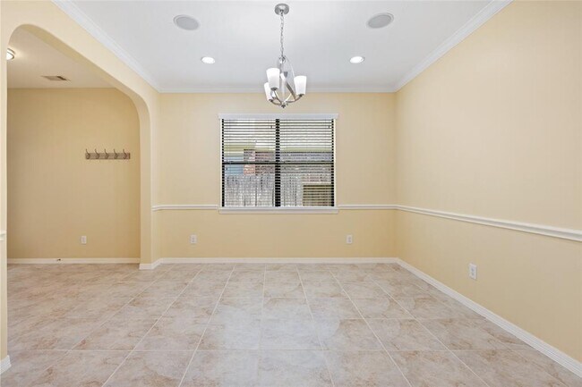 Building Photo - 1240 Pisana