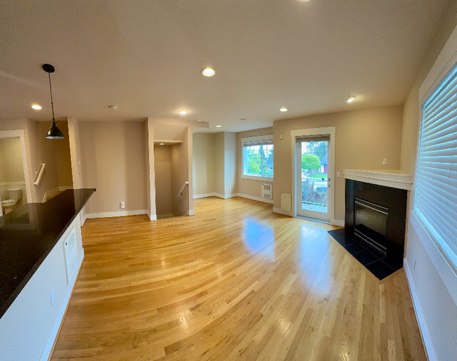 Building Photo - 746 N 92nd St
