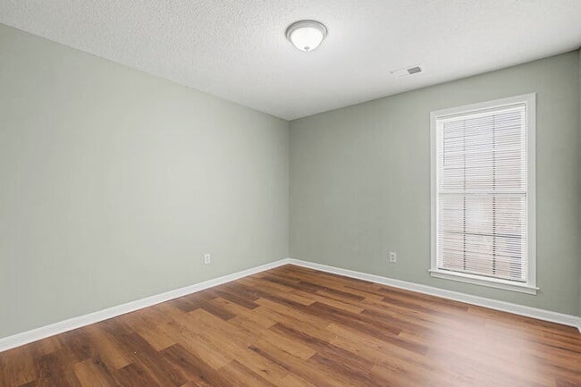 Building Photo - YOU DON'T WANT TO MISS THIS ONE!!!! SECTION 8 WELCOMED !!!!!