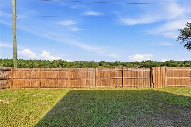 Building Photo - 985 Highland Crest Cir