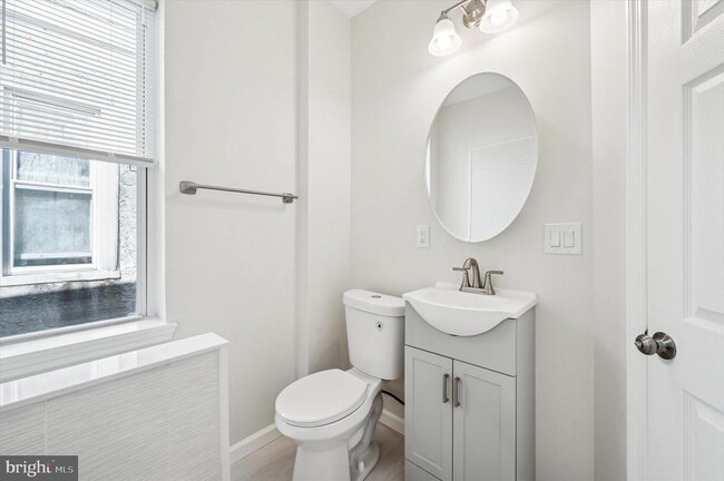 Building Photo - 2318 Fernon St