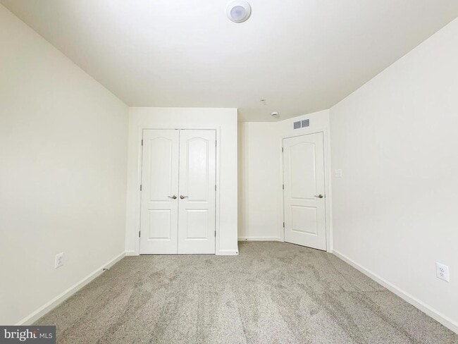 Building Photo - 10001 -B American Pharoah Ln