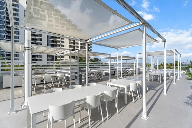 Building Photo - 770 Claughton Island Dr