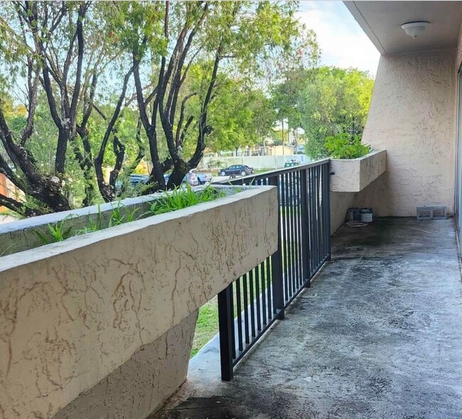 Building Photo - 488 NE 18th Ave