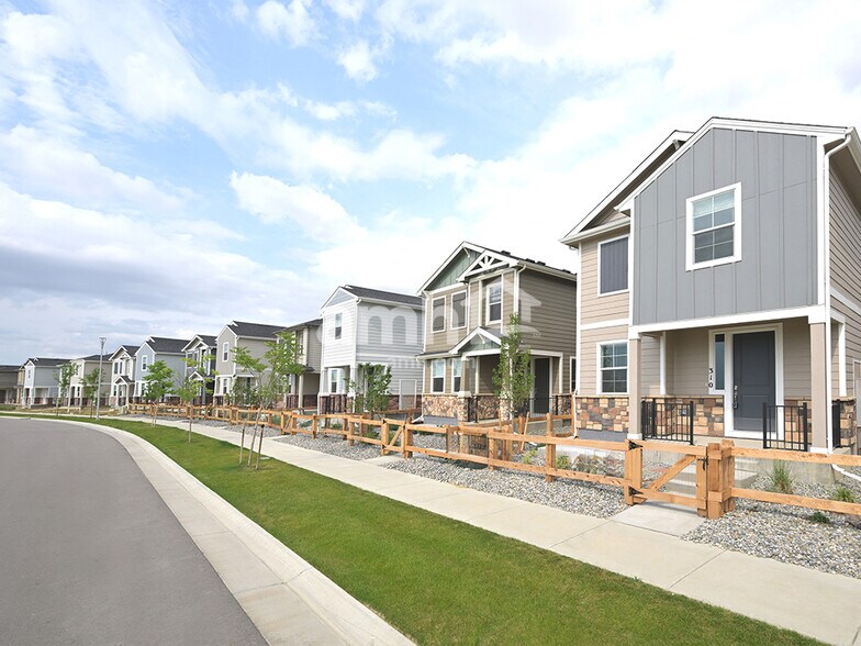 Building Photo - 380 N Addison Way