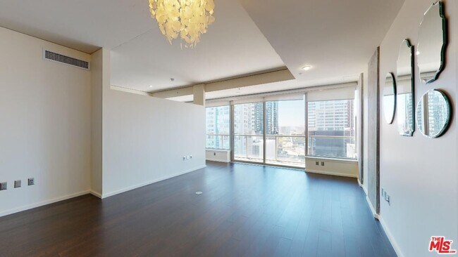 Building Photo - 1155 S Grand Ave