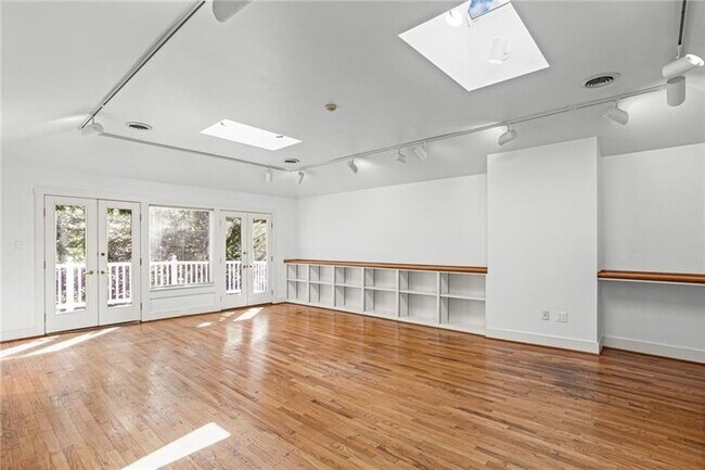 Building Photo - 1315 Denniston St