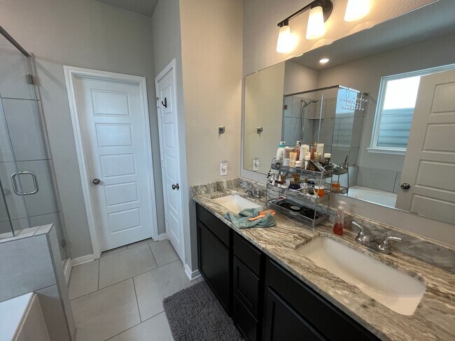 Building Photo - Brand New 2024 Stylecraft Home | 3 Bed | 2...