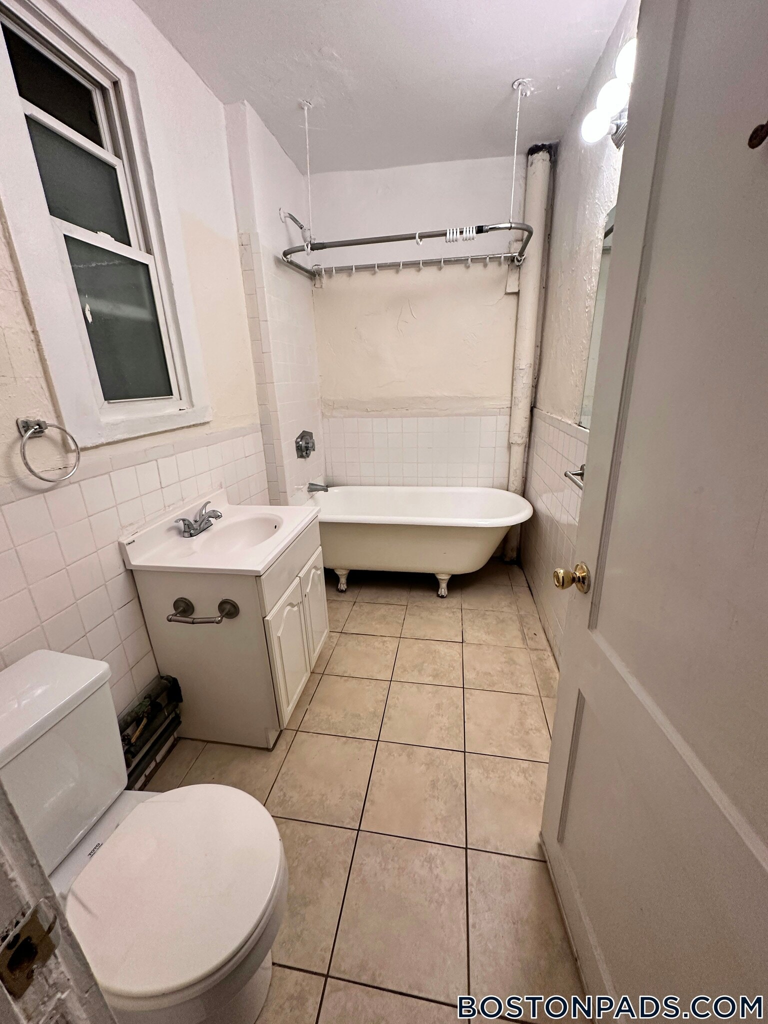 Building Photo - 15 Barrows St