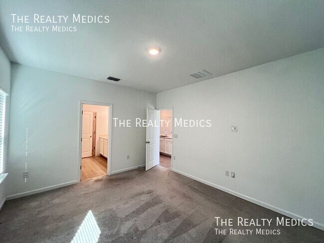 Building Photo - 9301 SW 58th Cir