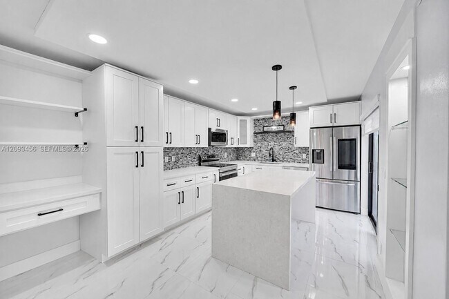 Building Photo - 9861 NW 6th Ct