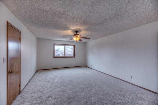 Building Photo - 24322 S Beulah Cove