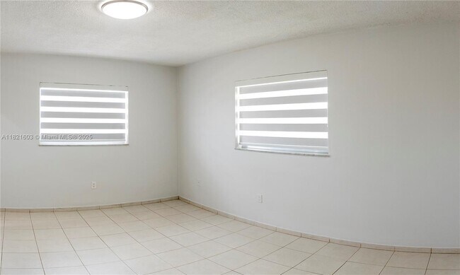 Building Photo - 110 Royal Palm Rd