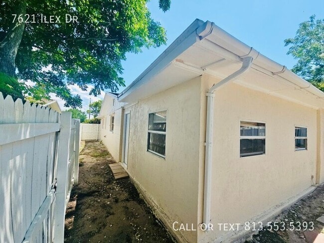 Building Photo - 7621 Ilex Dr