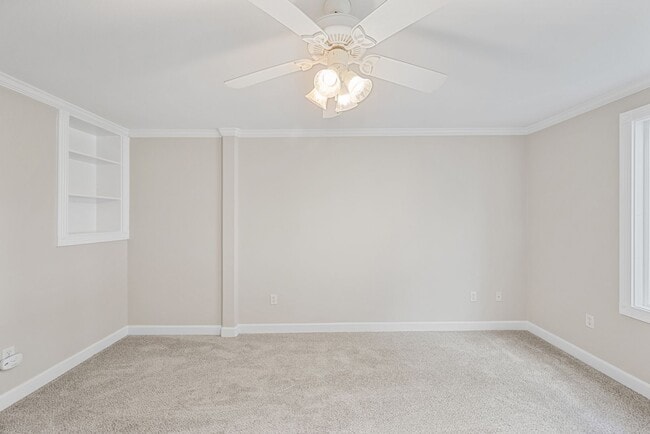 Building Photo - MOVE-IN READY! Quiet Neighborhood near Sho...
