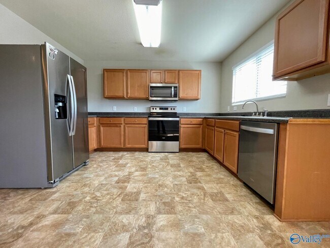 Building Photo - 3412 Castlecreek Dr SW