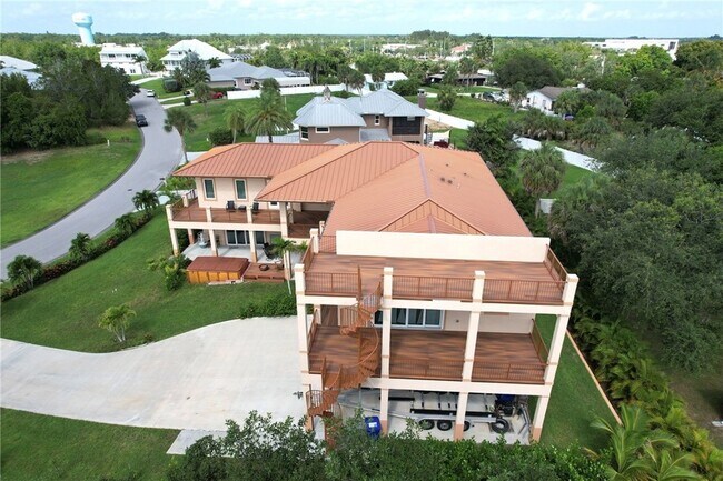 Building Photo - 7785 Grand Oak Cir