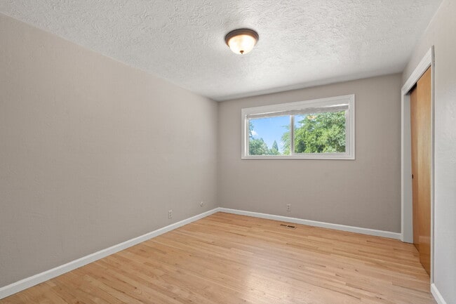 Building Photo - 2041 Hybiscus St
