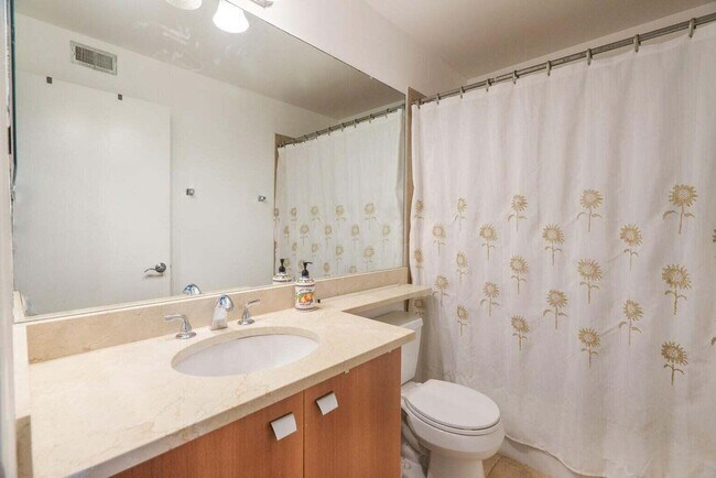 Building Photo - 1050 Crystal P Way