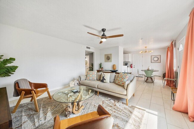 Building Photo - 13215 Deodar Ave