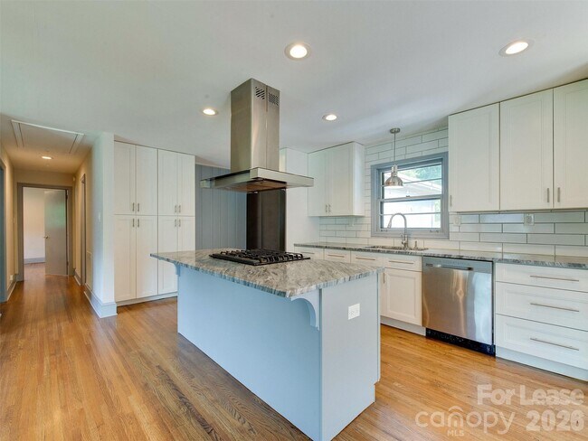 Building Photo - 3921 Sheffield Dr