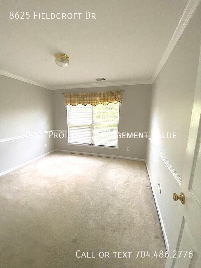 Building Photo - 8625 Fieldcroft Dr