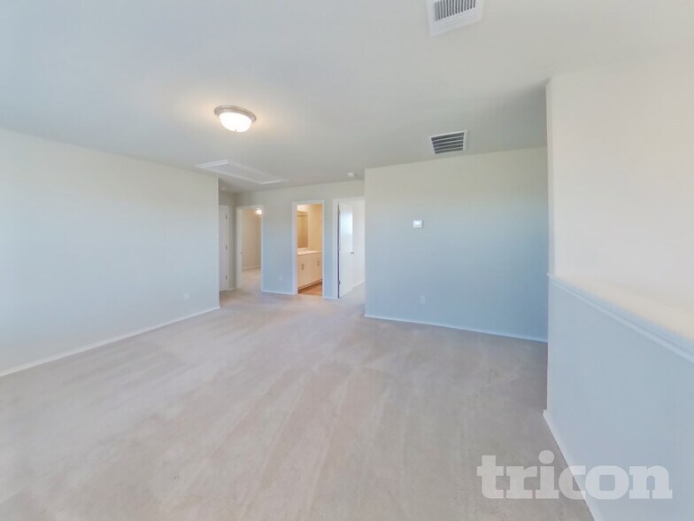 Building Photo - 5112 Saddle Clb Dr