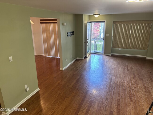 Building Photo - 206 Brookfield Dr