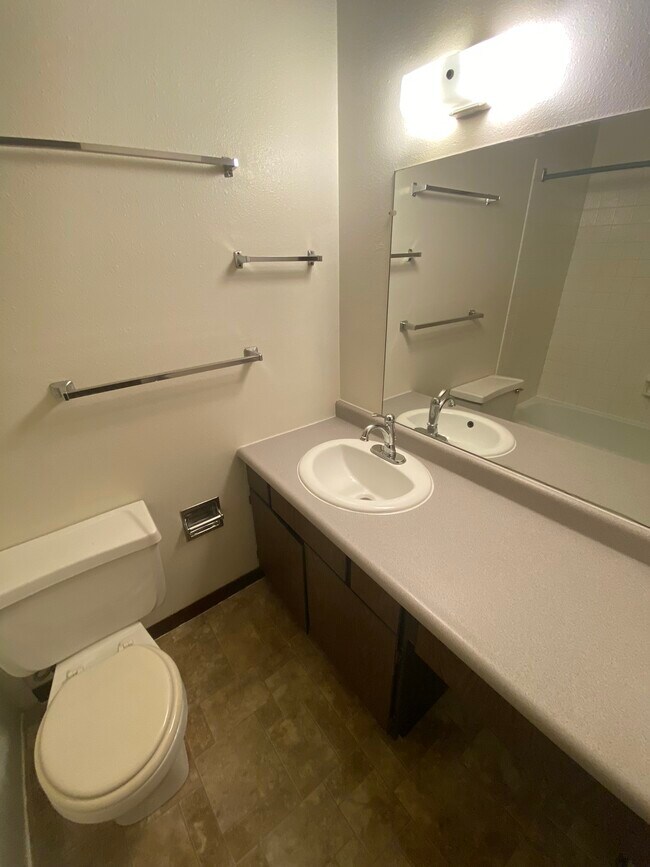 Building Photo - 429