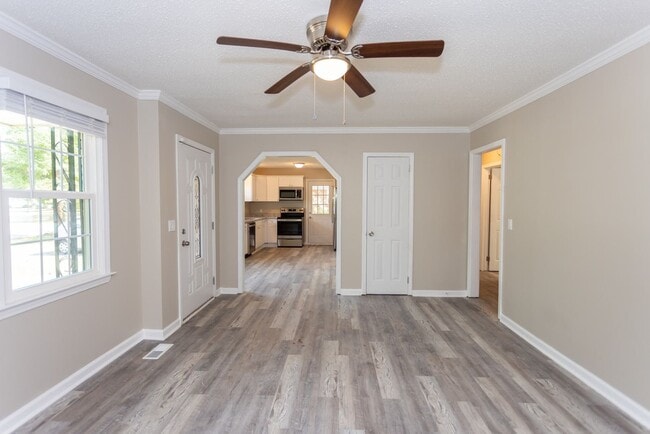Building Photo - Welcome to this beautiful newly renovated 3-bedroom brick ranch!