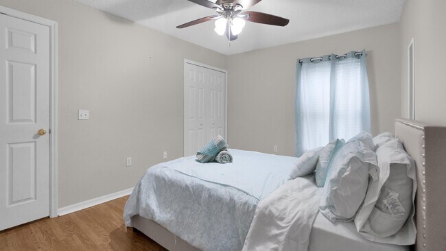 Building Photo - 631 Doe Cove Pl