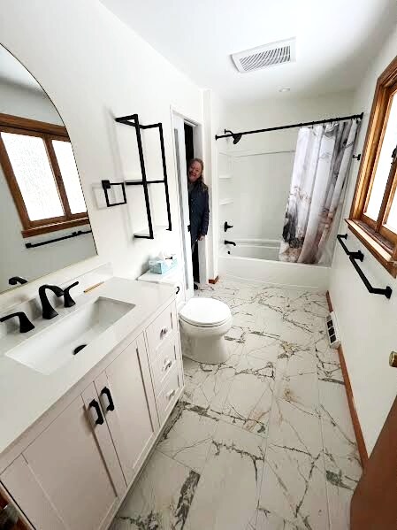 Primary Bath - 467 Tunnel Rd