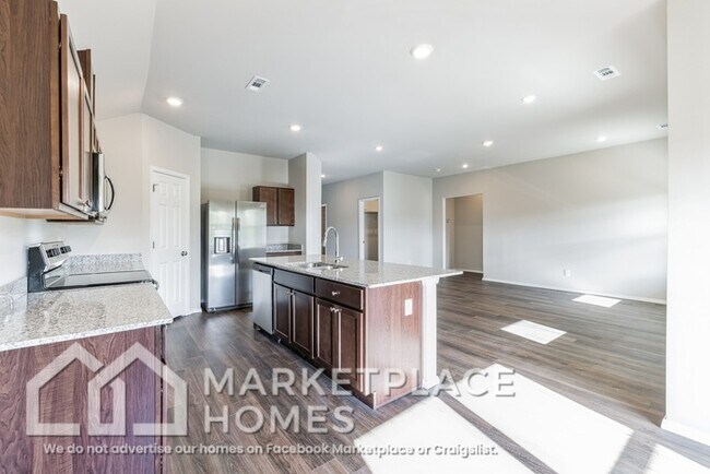 Building Photo - 884 S Brambling Ln