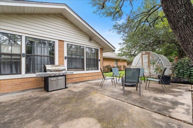 Building Photo - 3704 Austin Cove
