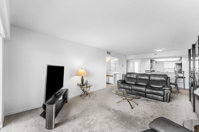 Building Photo - 6662 Boca Del Mar Dr