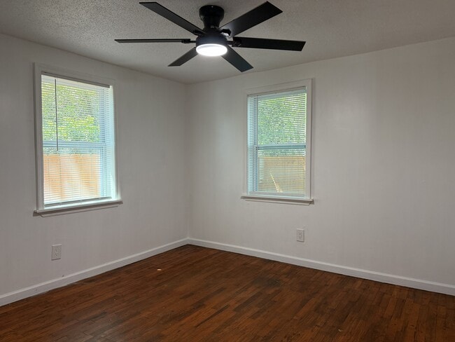 Building Photo - 239 Jenks St