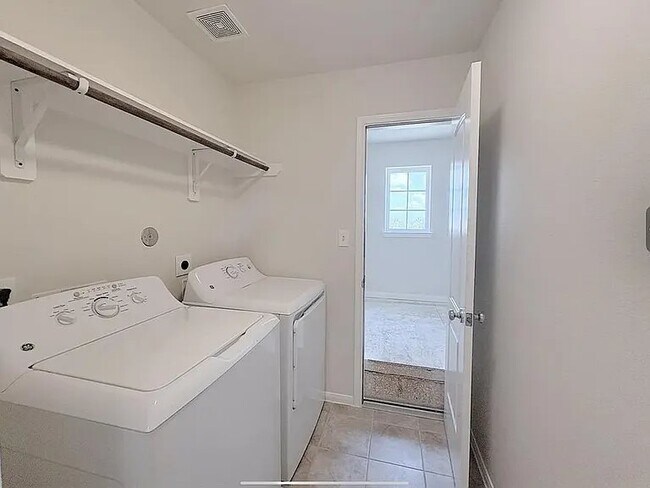 Building Photo - 14239 Oro Valley Dr