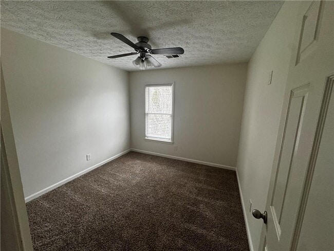 Building Photo - 2990 Mountain Trace NE