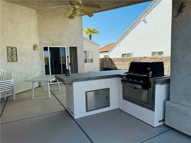 Building Photo - 2057 Sandtrap Ln