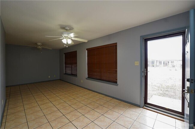 Building Photo - 204 E Gomez Dr