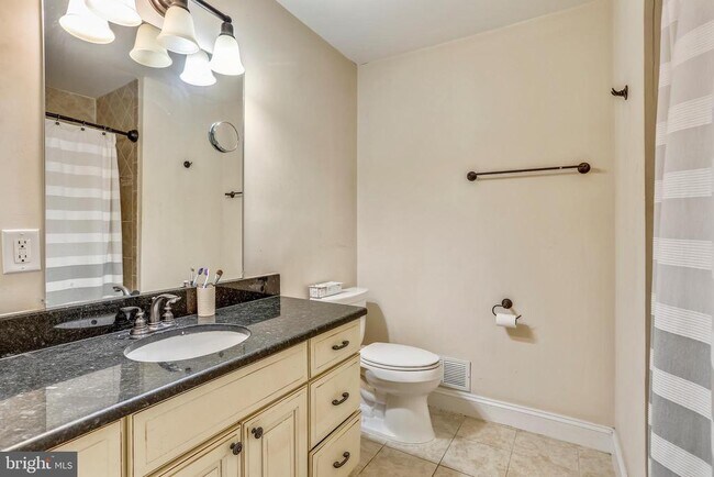 Building Photo - 10145 Colebrook Ave