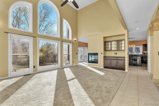 Building Photo - 6573 Poppleton Rd