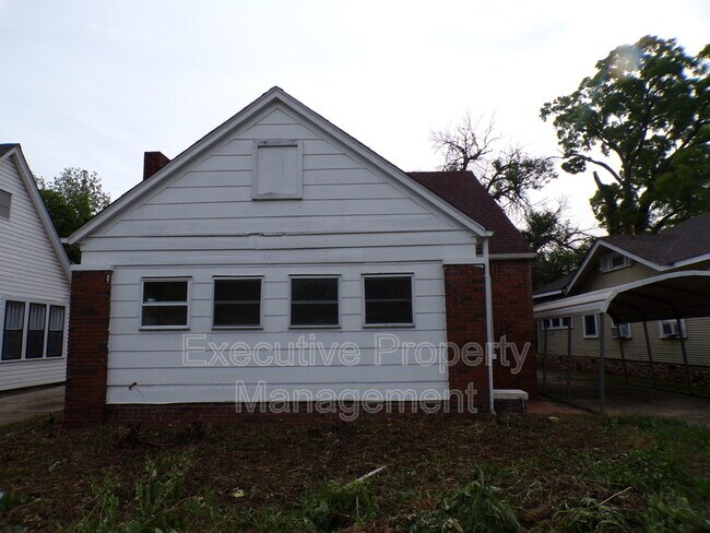Primary Photo - 921 7th Pl SW